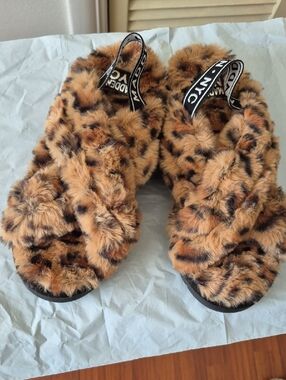 MADDEN NYC Faux Fur Leopard Print Slide Sandals - Tan/Black